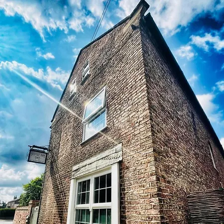 Maypole Farm, Cawood